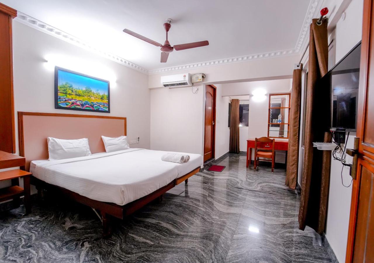 Hotel Luxe Vue - Premium Thiruvananthapuram Exterior foto